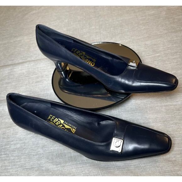Salvatore Ferragamo Navy Blue Leather Heels Women’s Size 9.5 4A Narrow Italian - Picture 2 of 10
